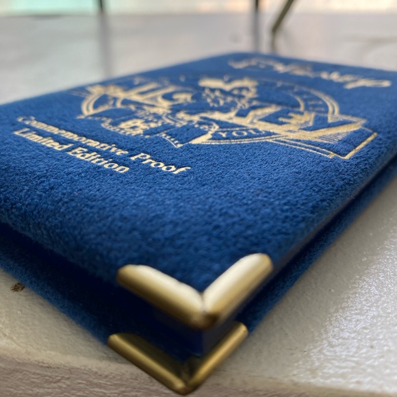 Disney 60th Mickey limited Edition book brochure cover - Picture 6 of 9